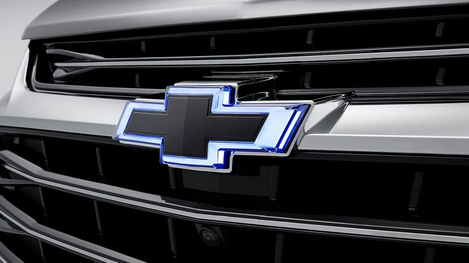 Emblema de Chevrolet color negro con iluminación