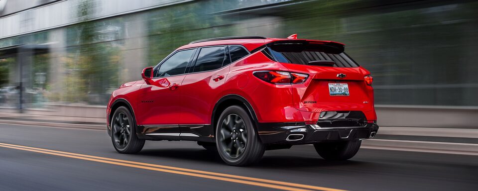 Chevrolet Blazer 2021 color rojo lava con motor V6 3.6 L