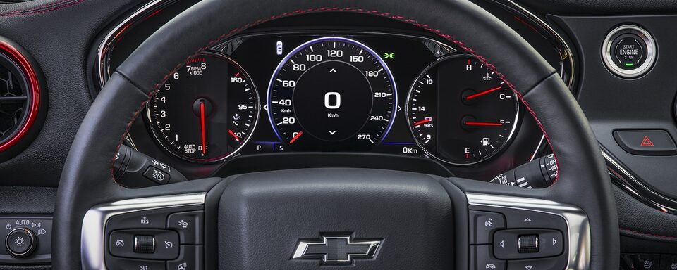 Blazer 2021 incorpora el volante de 3 brazos en piel calefactable con ajuste eléctrico de altura y profundidad