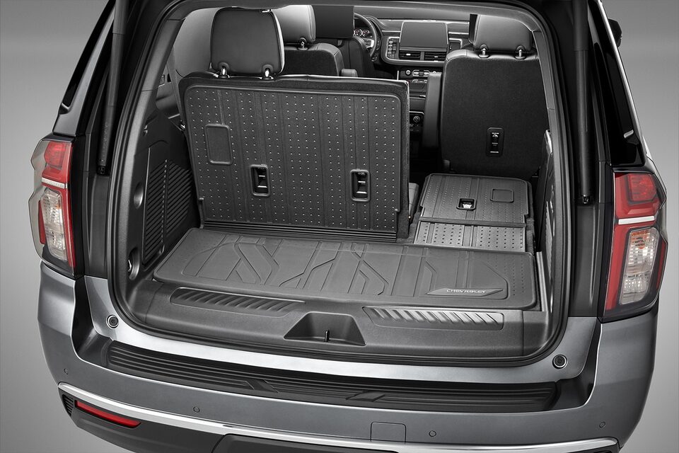 Tapete para cajuela de vinil rígido con emblema Chevrolet y cobertura extendida es un accesorio interior