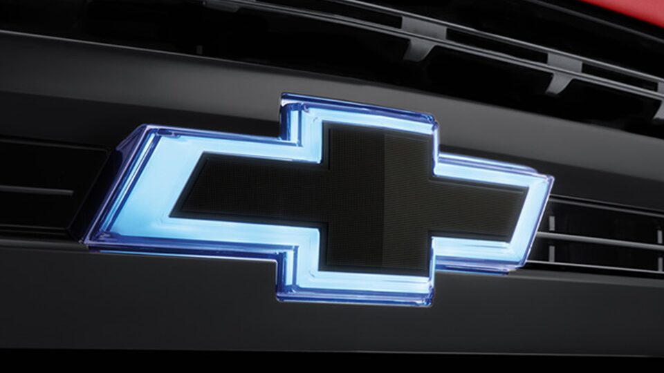 Emblema Chevrolet iluminado negro