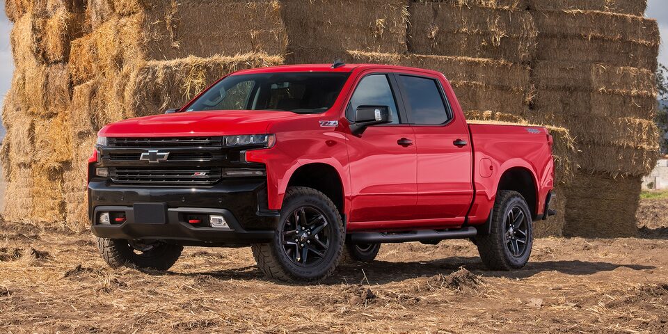 Chevrolet Cheyenne 2021, camioneta doble cabina incluye cristales con tintado profundo, excepto parabrisas y puertas traseras