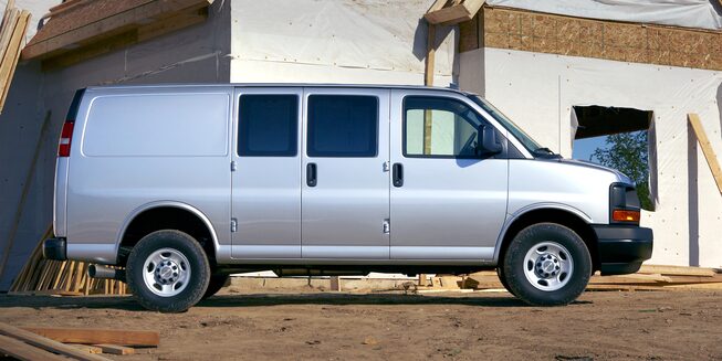 Chevrolet Express 2021 camioneta van con espejos exteriores con ajuste eléctrico